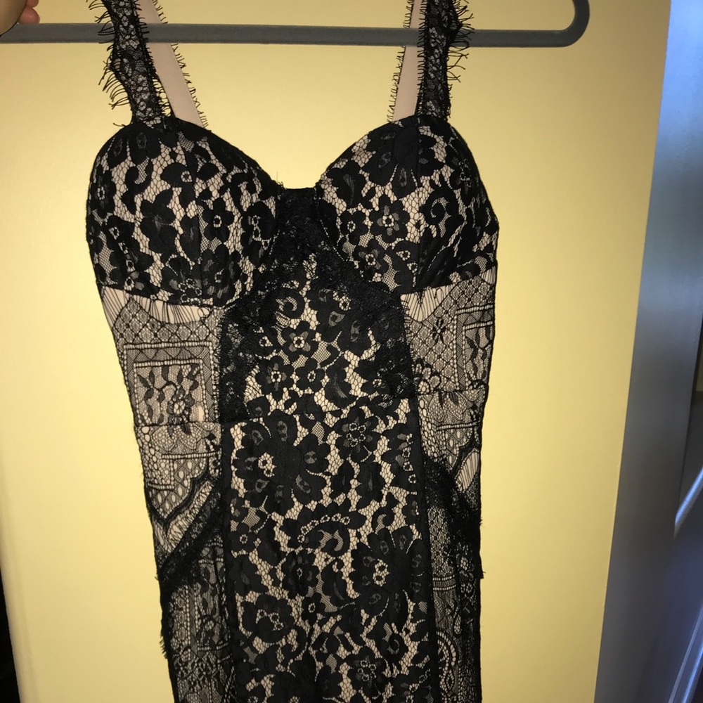 Créme Black & nude lace dress